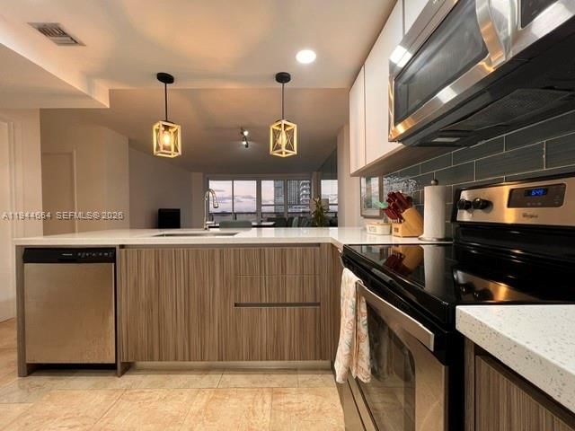 Real estate property located at 600 36th St #1220, Miami-dade, Charter Club Condo, Miami, FL