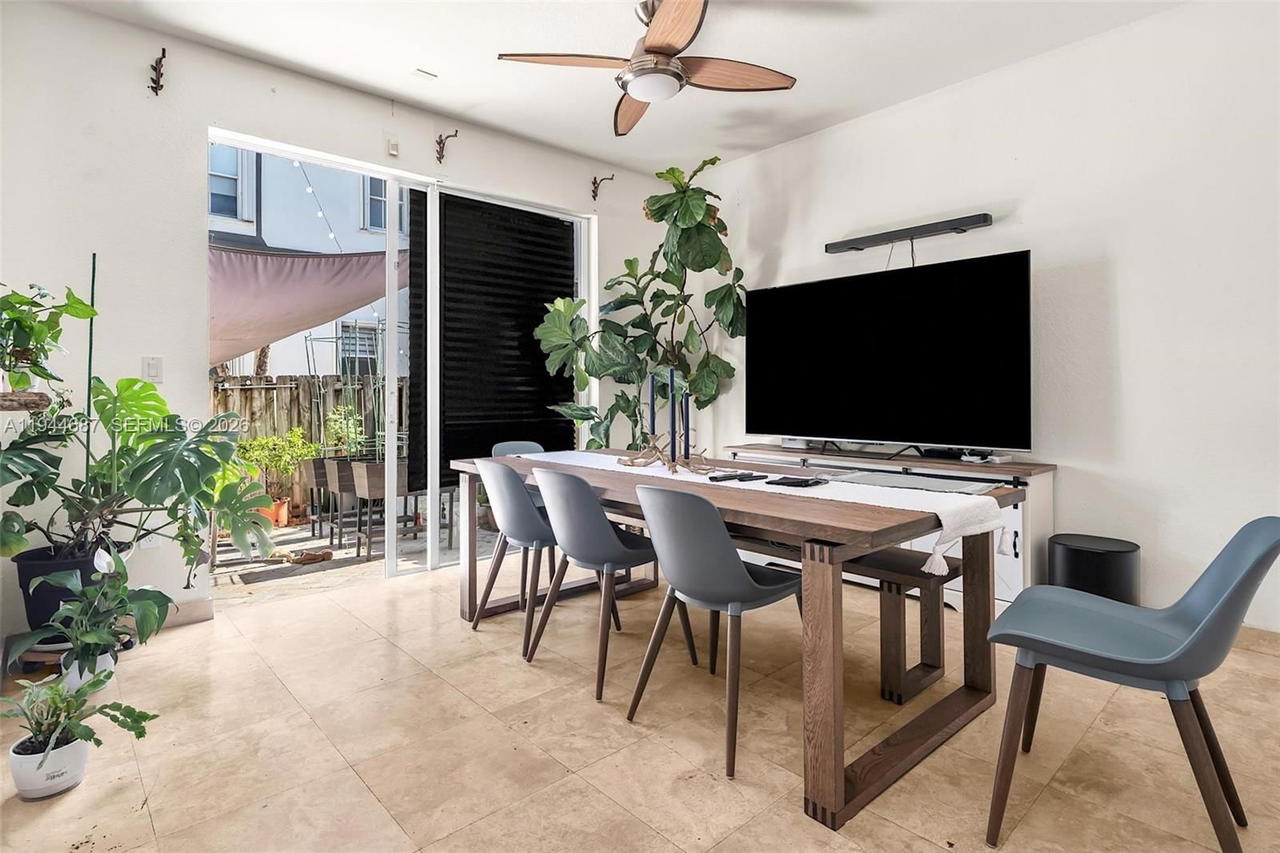 Real estate property located at 7713 114th Path, Miami-dade, Doral Isles North Sec Two, Doral, FL