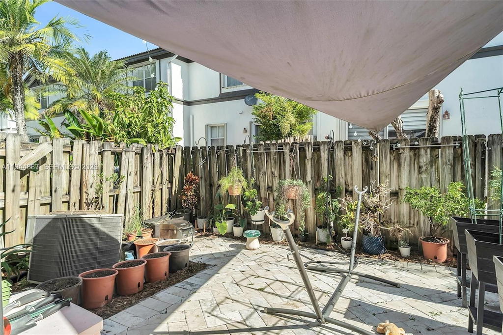 Real estate property located at 7713 114th Path, Miami-dade, Doral Isles North Sec Two, Doral, FL
