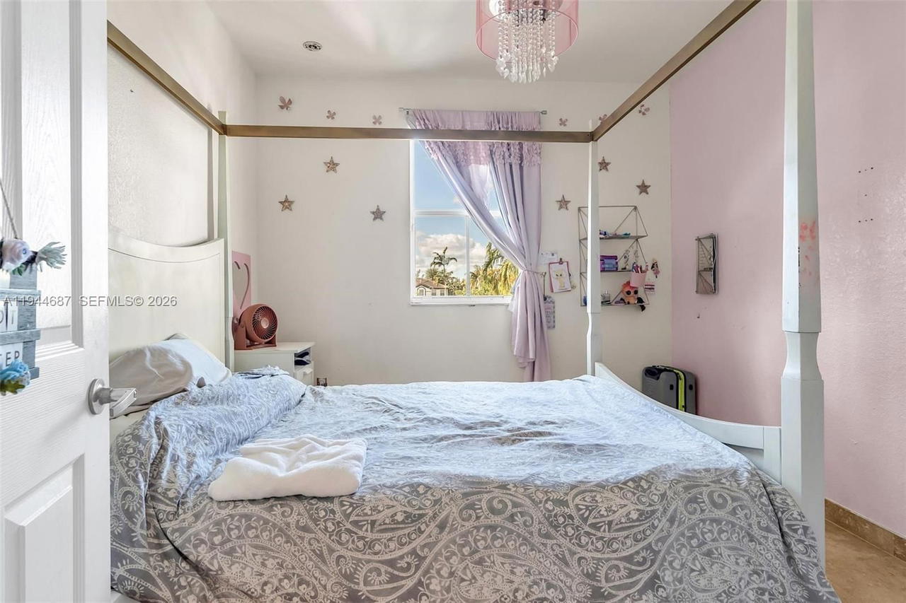 Real estate property located at 7713 114th Path, Miami-dade, Doral Isles North Sec Two, Doral, FL