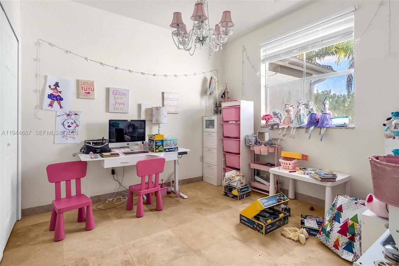Real estate property located at 7713 114th Path, Miami-dade, Doral Isles North Sec Two, Doral, FL
