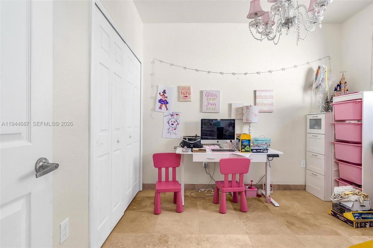 Real estate property located at 7713 114th Path, Miami-dade, Doral Isles North Sec Two, Doral, FL