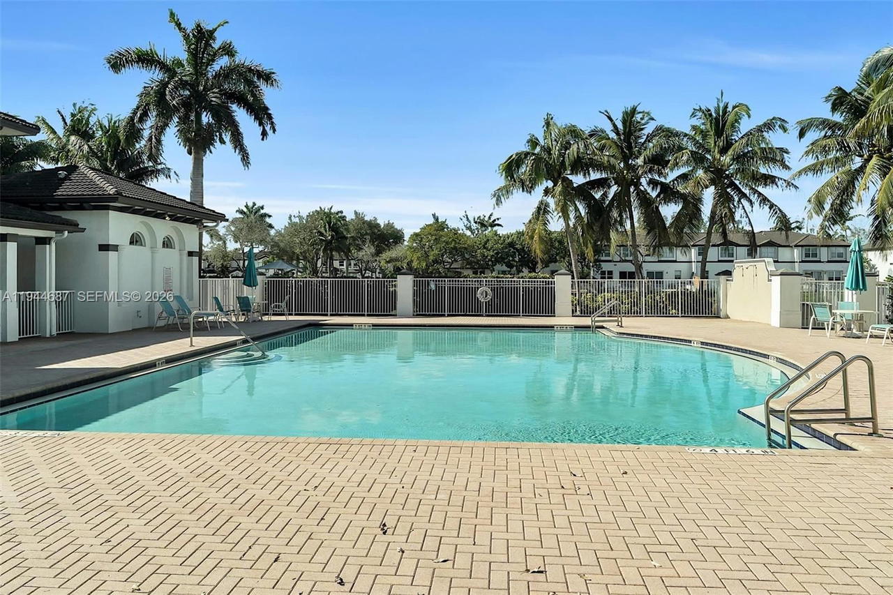 Real estate property located at 7713 114th Path, Miami-dade, Doral Isles North Sec Two, Doral, FL