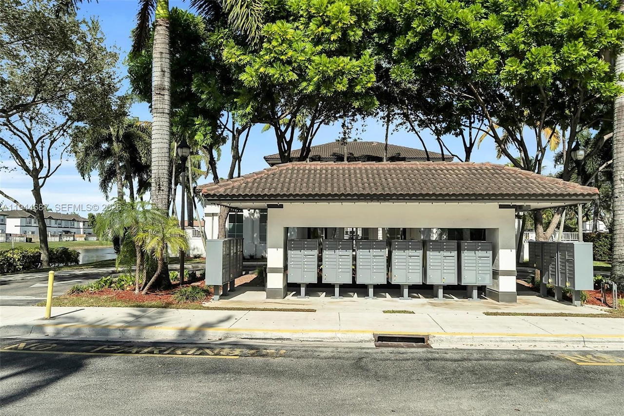 Real estate property located at 7713 114th Path, Miami-dade, Doral Isles North Sec Two, Doral, FL