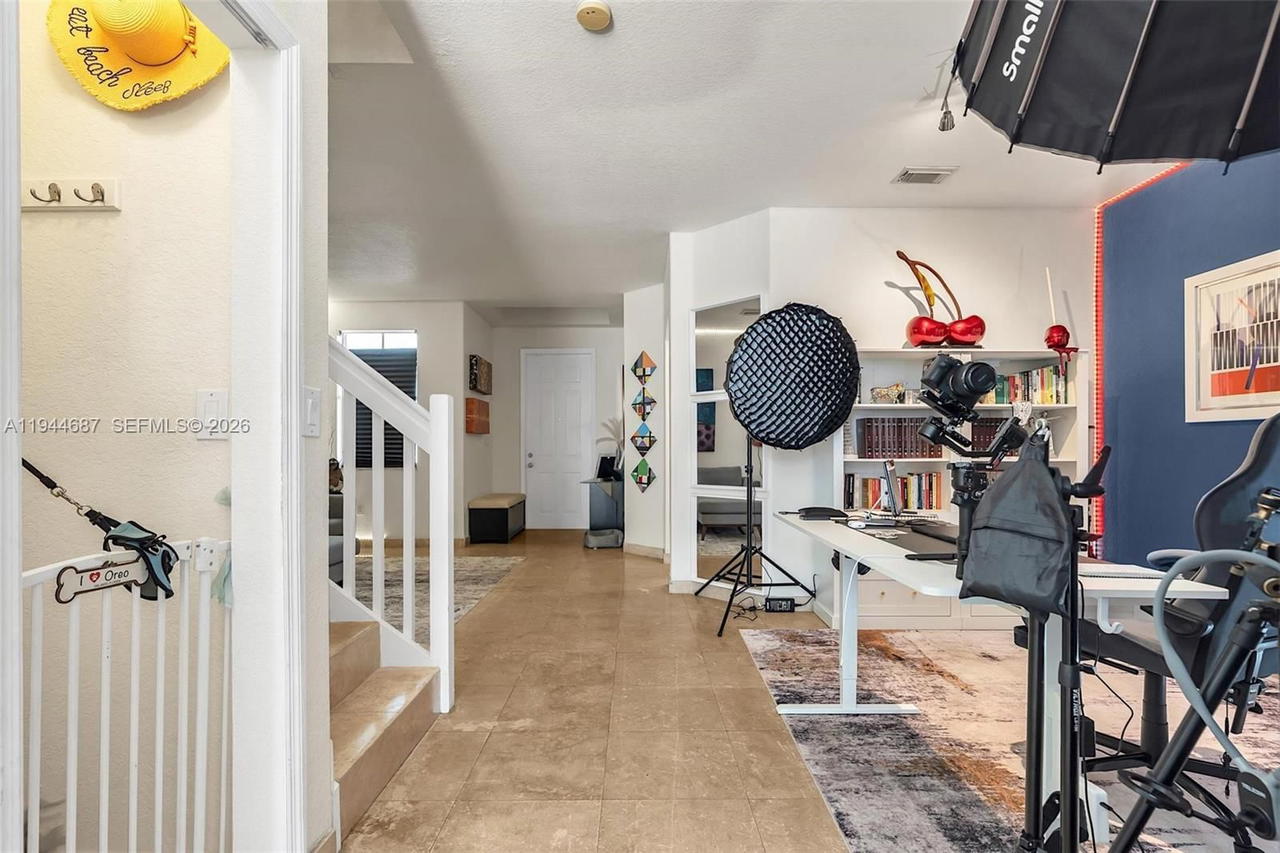 Real estate property located at 7713 114th Path, Miami-dade, Doral Isles North Sec Two, Doral, FL