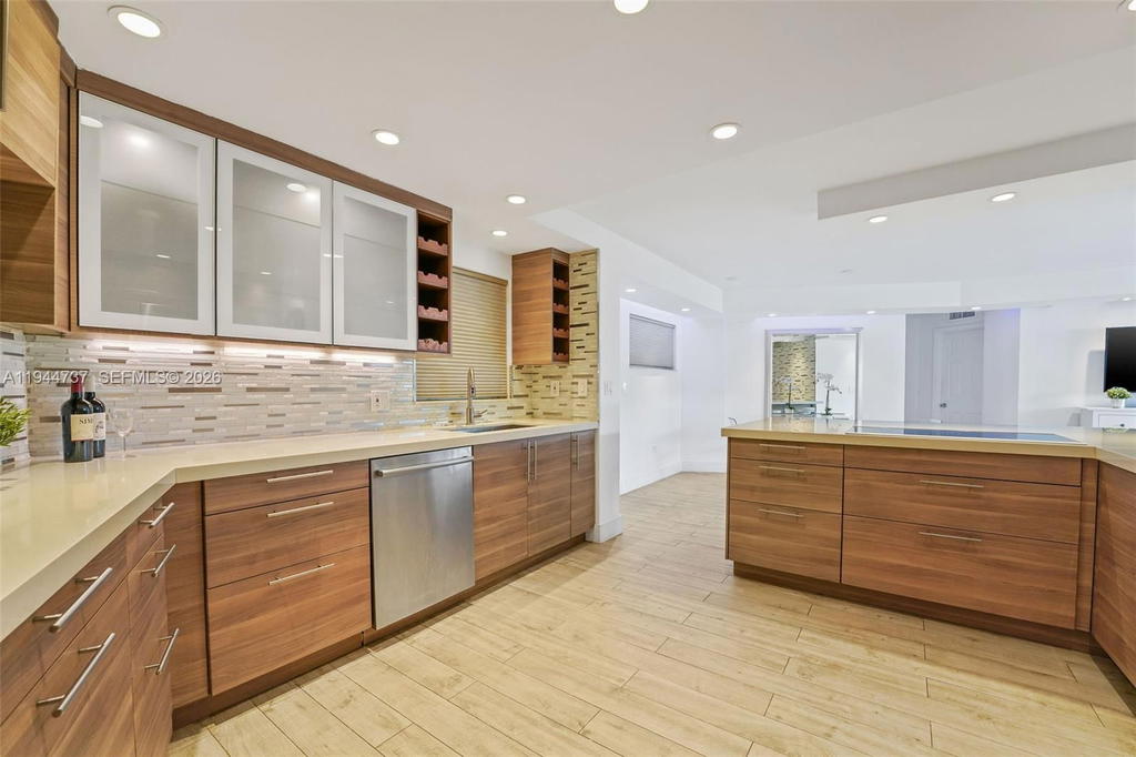 Real estate property located at 1881 Washington Ave #5H, Miami-dade, Octagon Towers I Condo, Miami Beach, FL