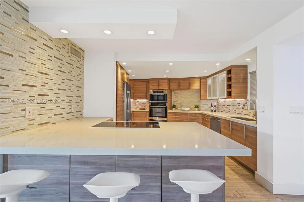 Real estate property located at 1881 Washington Ave #5H, Miami-dade, Octagon Towers I Condo, Miami Beach, FL