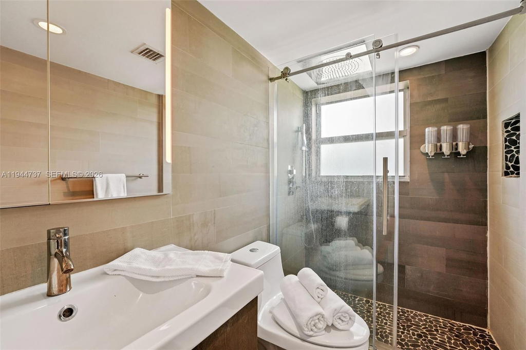 Real estate property located at 1881 Washington Ave #5H, Miami-dade, Octagon Towers I Condo, Miami Beach, FL