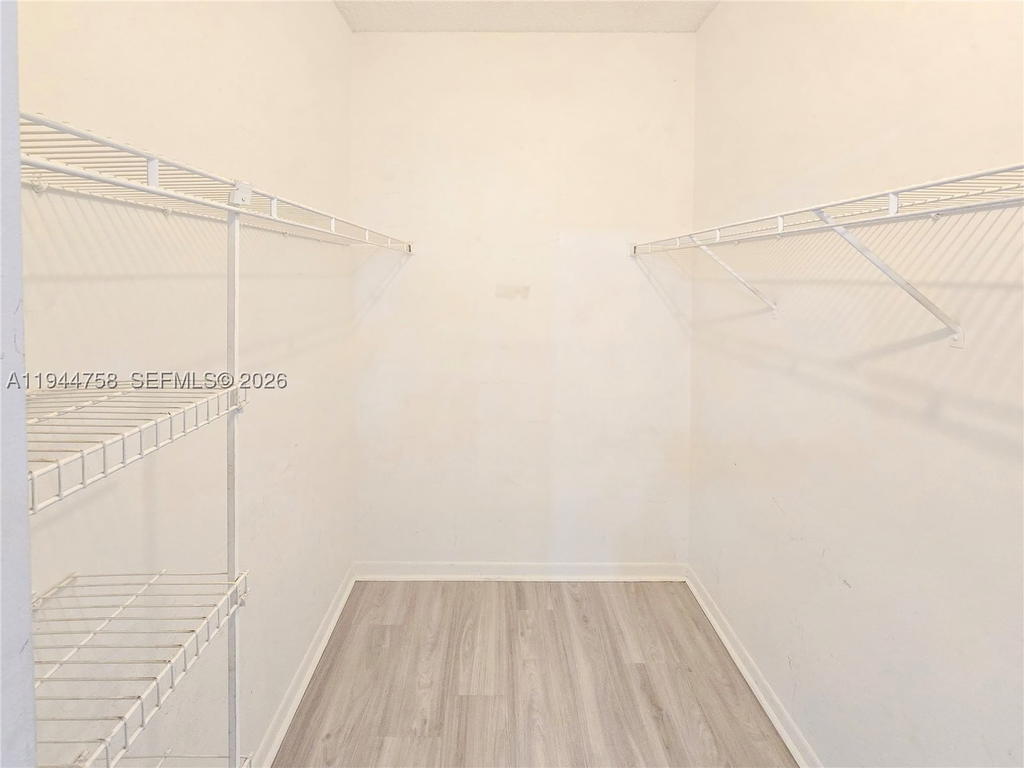 Real estate property located at 2331 96th Ter #17L, Broward, Reflections At Pembroke P, Pembroke Pines, FL