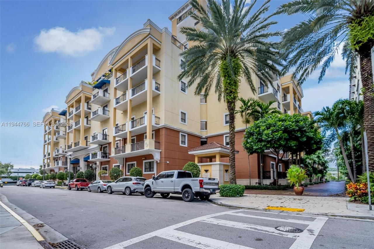 Real estate property located at 8395 73rd Ave #314, Miami-dade, Colonnade At Dadeland Sw, Miami, FL