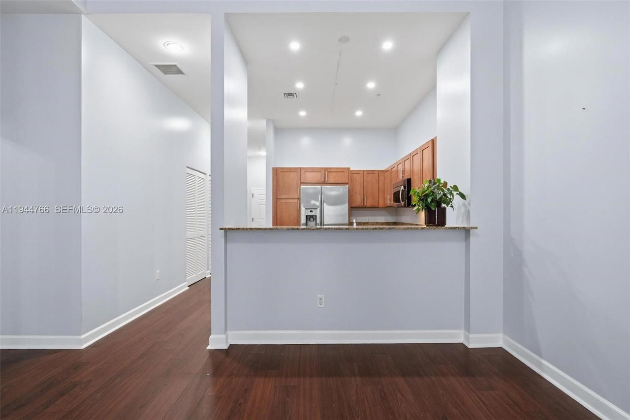 Real estate property located at 8395 73rd Ave #314, Miami-dade, Colonnade At Dadeland Sw, Miami, FL