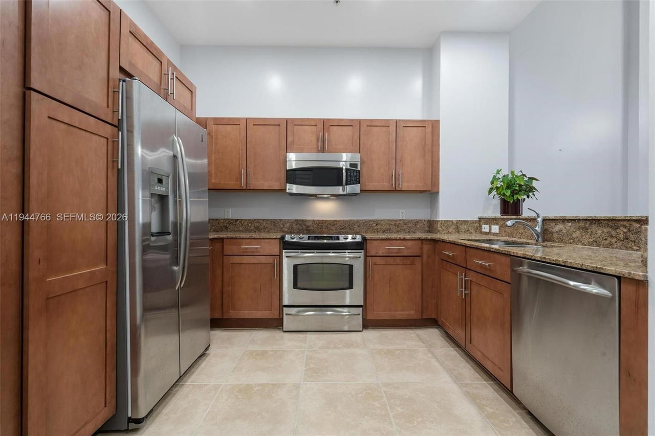 Real estate property located at 8395 73rd Ave #314, Miami-dade, Colonnade At Dadeland Sw, Miami, FL