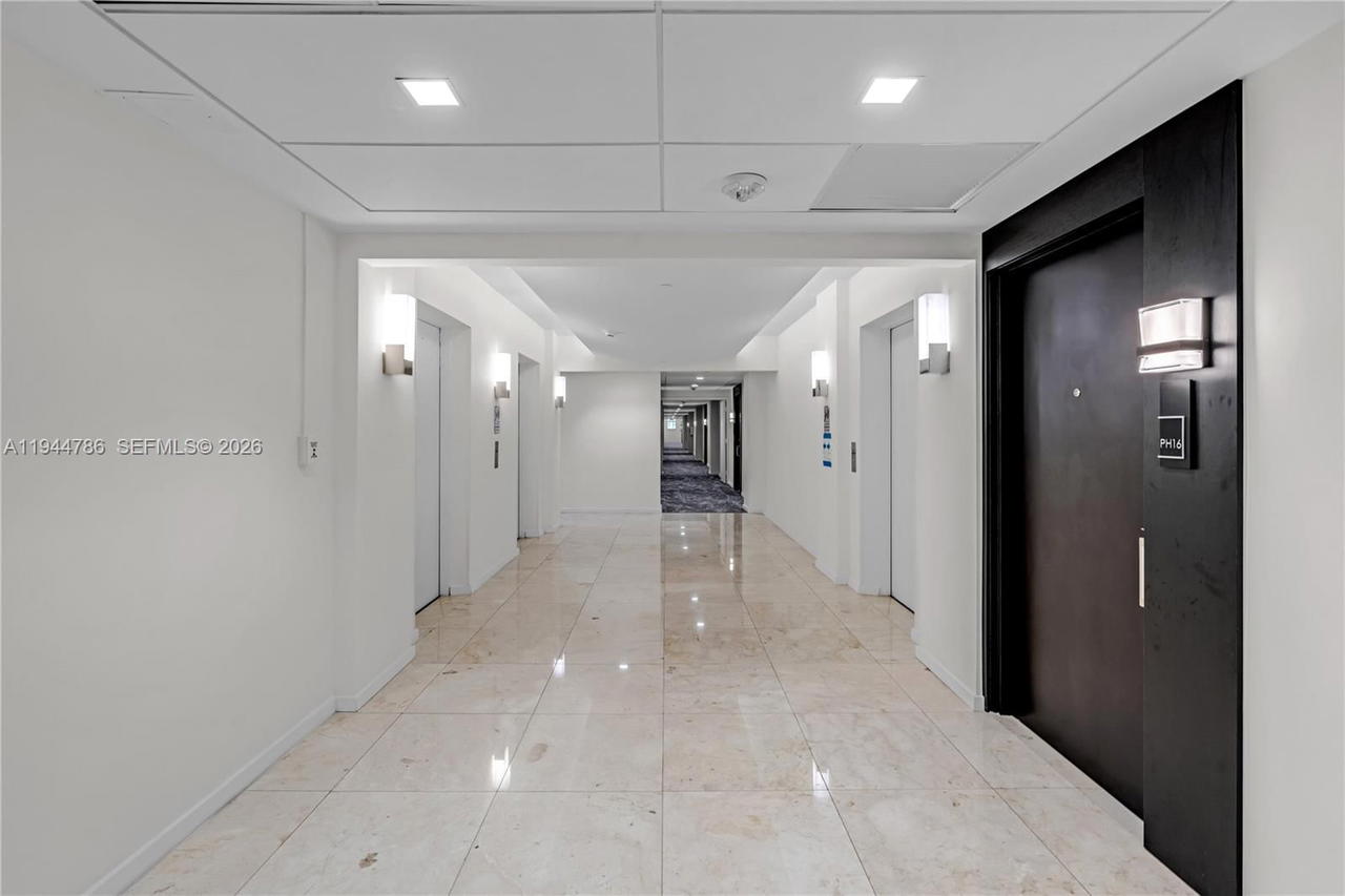 Real estate property located at 19380 Collins Ave #307, Miami-dade, Oceanview Building B Cond, Sunny Isles Beach, FL