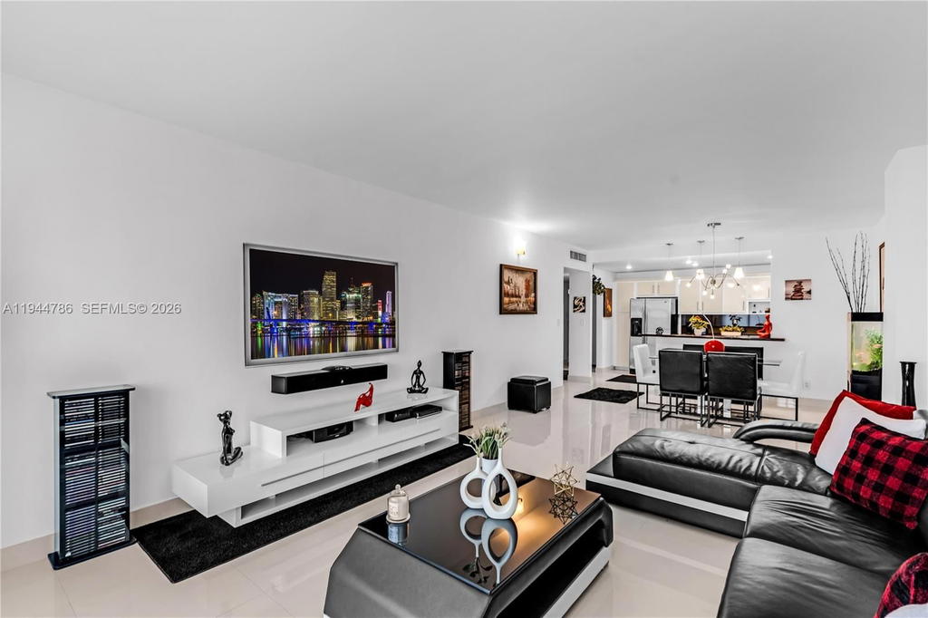 Real estate property located at 19380 Collins Ave #307, Miami-dade, Oceanview Building B Cond, Sunny Isles Beach, FL