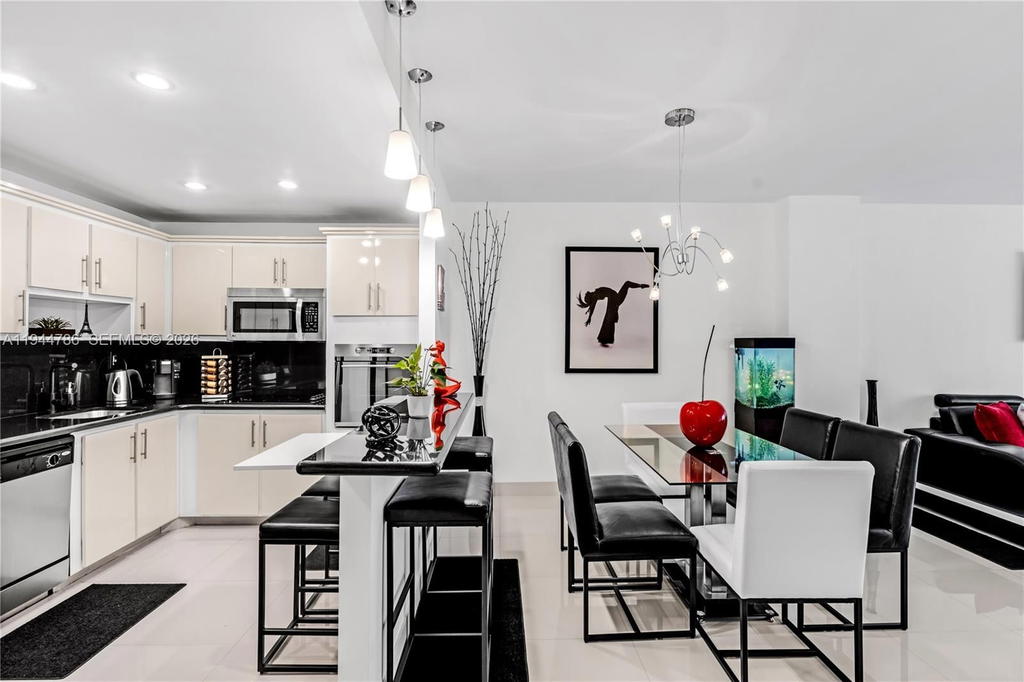 Real estate property located at 19380 Collins Ave #307, Miami-dade, Oceanview Building B Cond, Sunny Isles Beach, FL