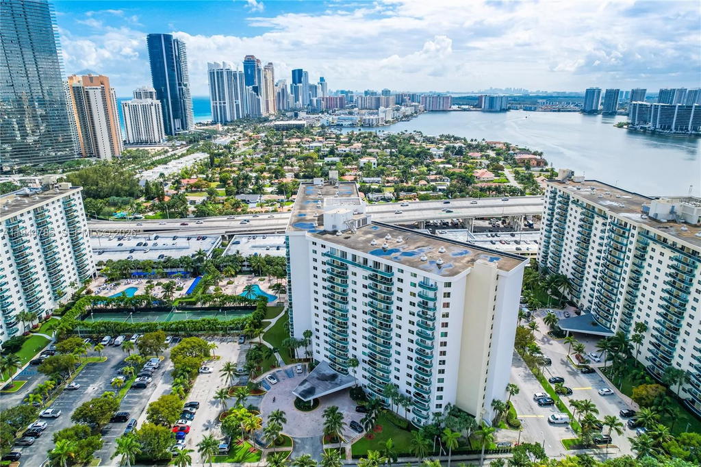Real estate property located at 19380 Collins Ave #307, Miami-dade, Oceanview Building B Cond, Sunny Isles Beach, FL