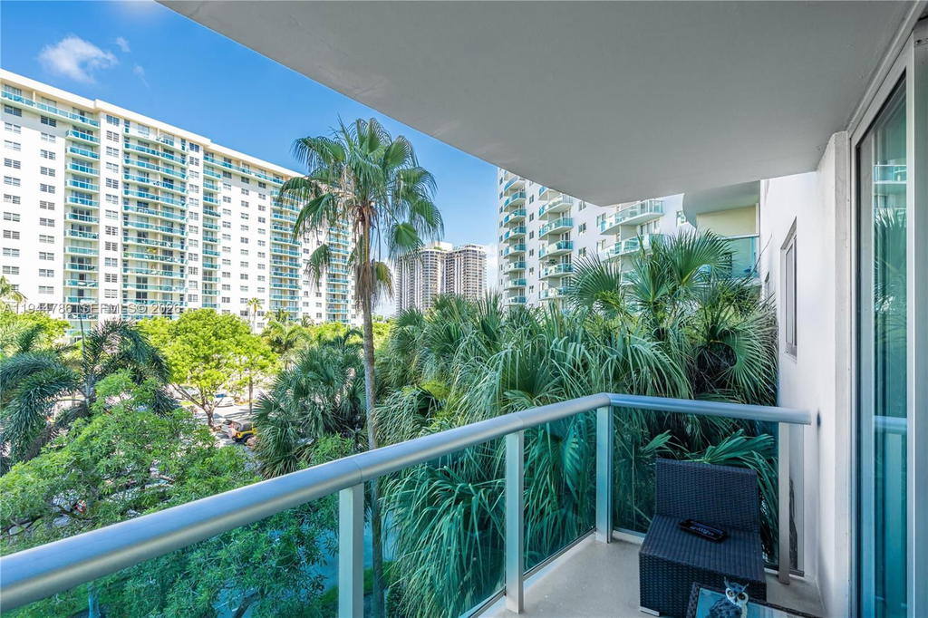 Real estate property located at 19380 Collins Ave #307, Miami-dade, Oceanview Building B Cond, Sunny Isles Beach, FL