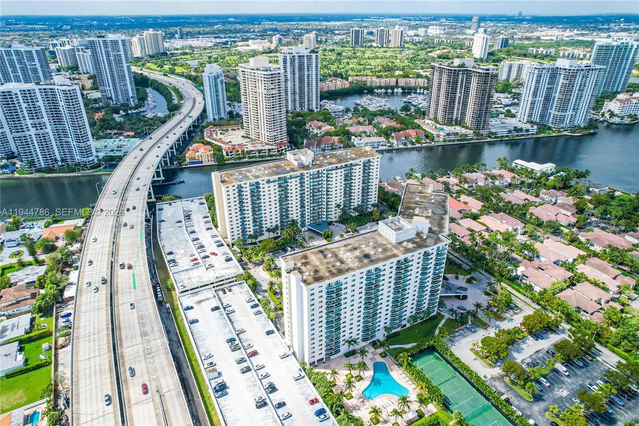 Real estate property located at 19380 Collins Ave #307, Miami-dade, Oceanview Building B Cond, Sunny Isles Beach, FL