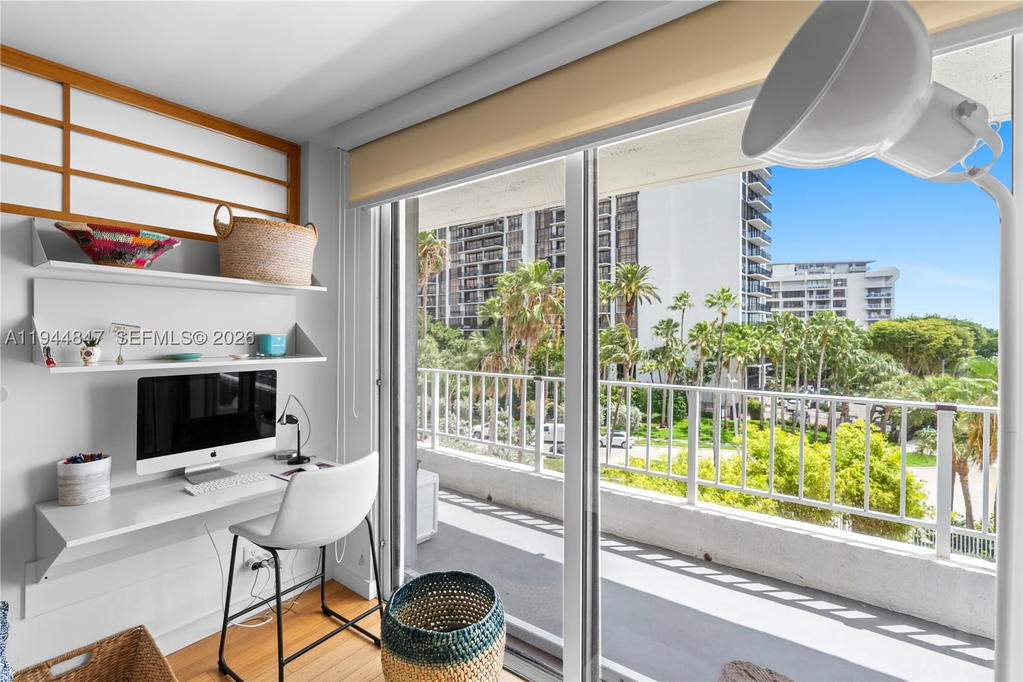 Real estate property located at 200 15th Rd #5D, Miami-dade, Brickell Harbour Condo, Miami, FL