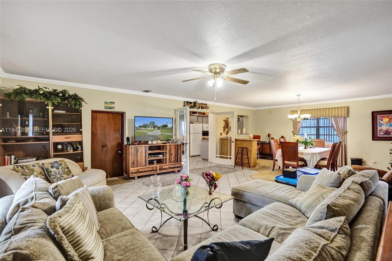 Real estate property located at 441 33rd Ter, Broward, Browardale 1st Addition, Lauderhill, FL
