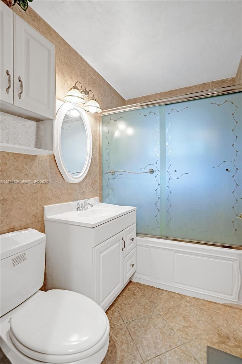 Real estate property located at 441 33rd Ter, Broward, Browardale 1st Addition, Lauderhill, FL