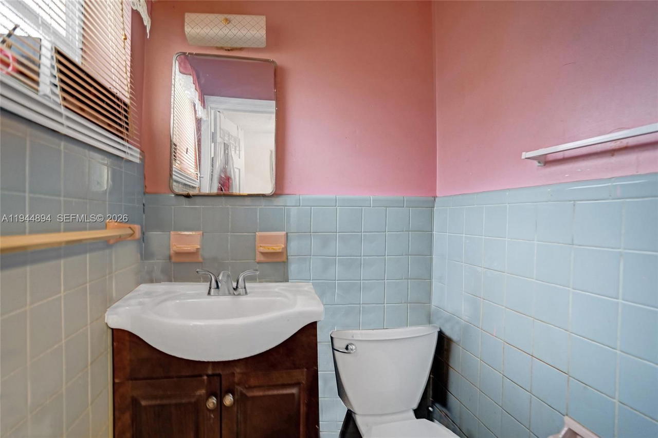 Real estate property located at 441 33rd Ter, Broward, Browardale 1st Addition, Lauderhill, FL