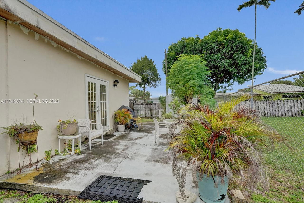 Real estate property located at 441 33rd Ter, Broward, Browardale 1st Addition, Lauderhill, FL
