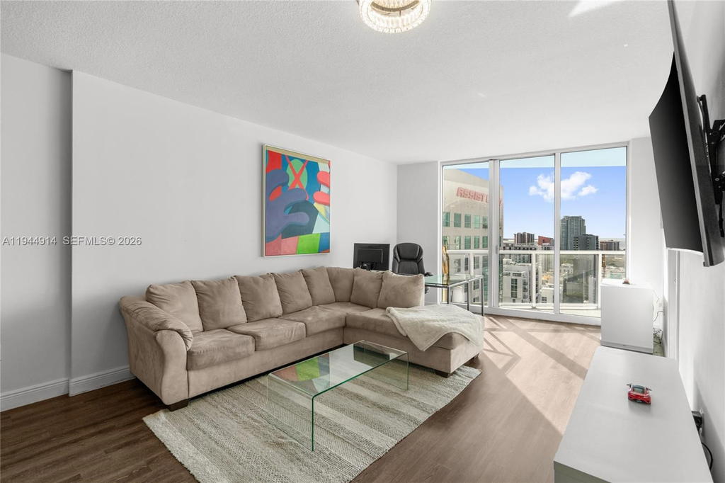 Real estate property located at 185 7th St #2702, Miami-dade, Latitude On The River Con, Miami, FL