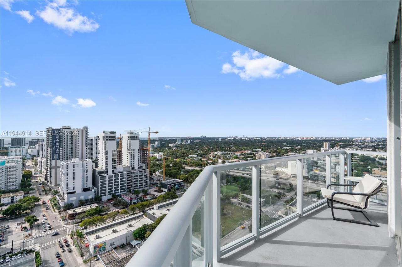 Real estate property located at 185 7th St #2702, Miami-dade, Latitude On The River Con, Miami, FL