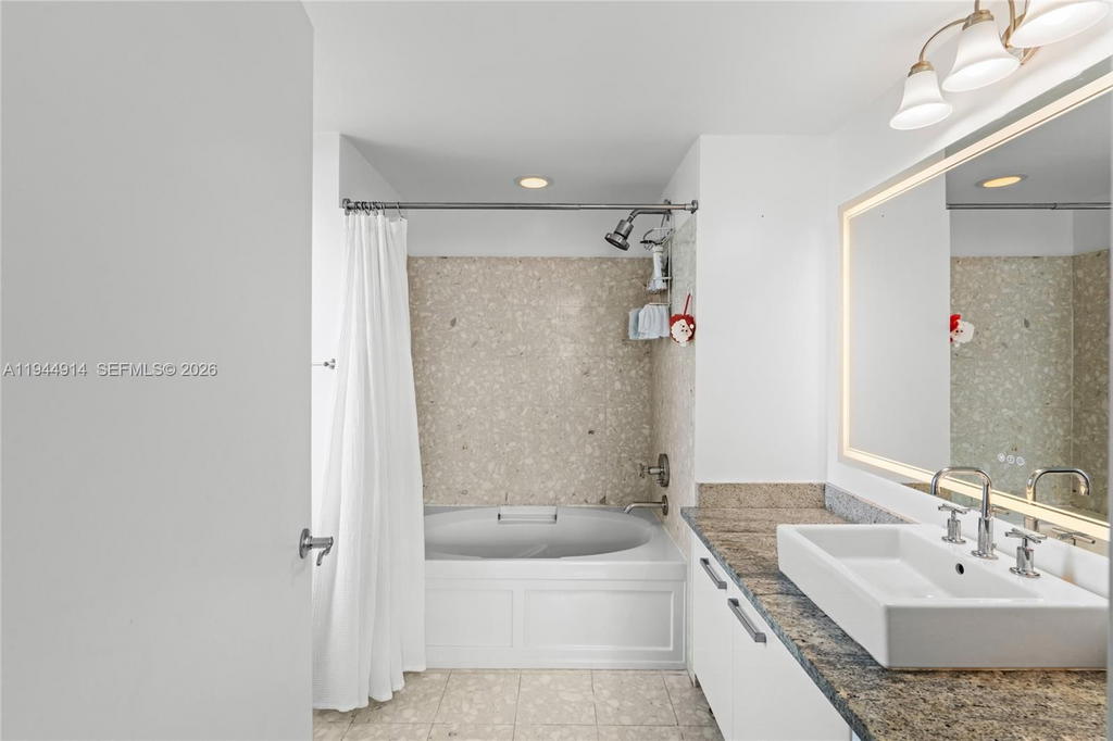 Real estate property located at 185 7th St #2702, Miami-dade, Latitude On The River Con, Miami, FL