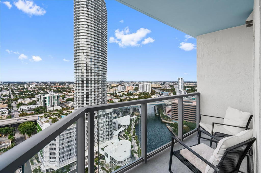Real estate property located at 185 7th St #2702, Miami-dade, Latitude On The River Con, Miami, FL