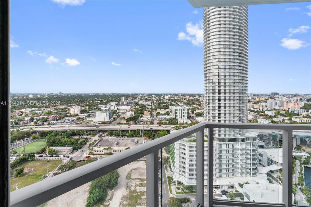 Real estate property located at 185 7th St #2702, Miami-dade, Latitude On The River Con, Miami, FL