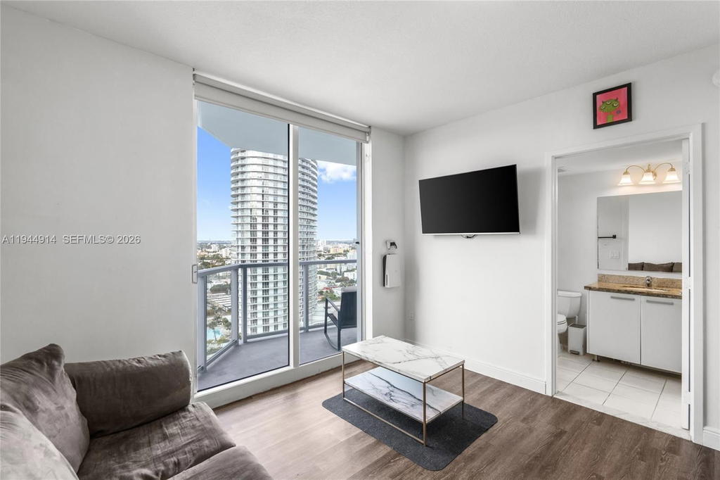 Real estate property located at 185 7th St #2702, Miami-dade, Latitude On The River Con, Miami, FL
