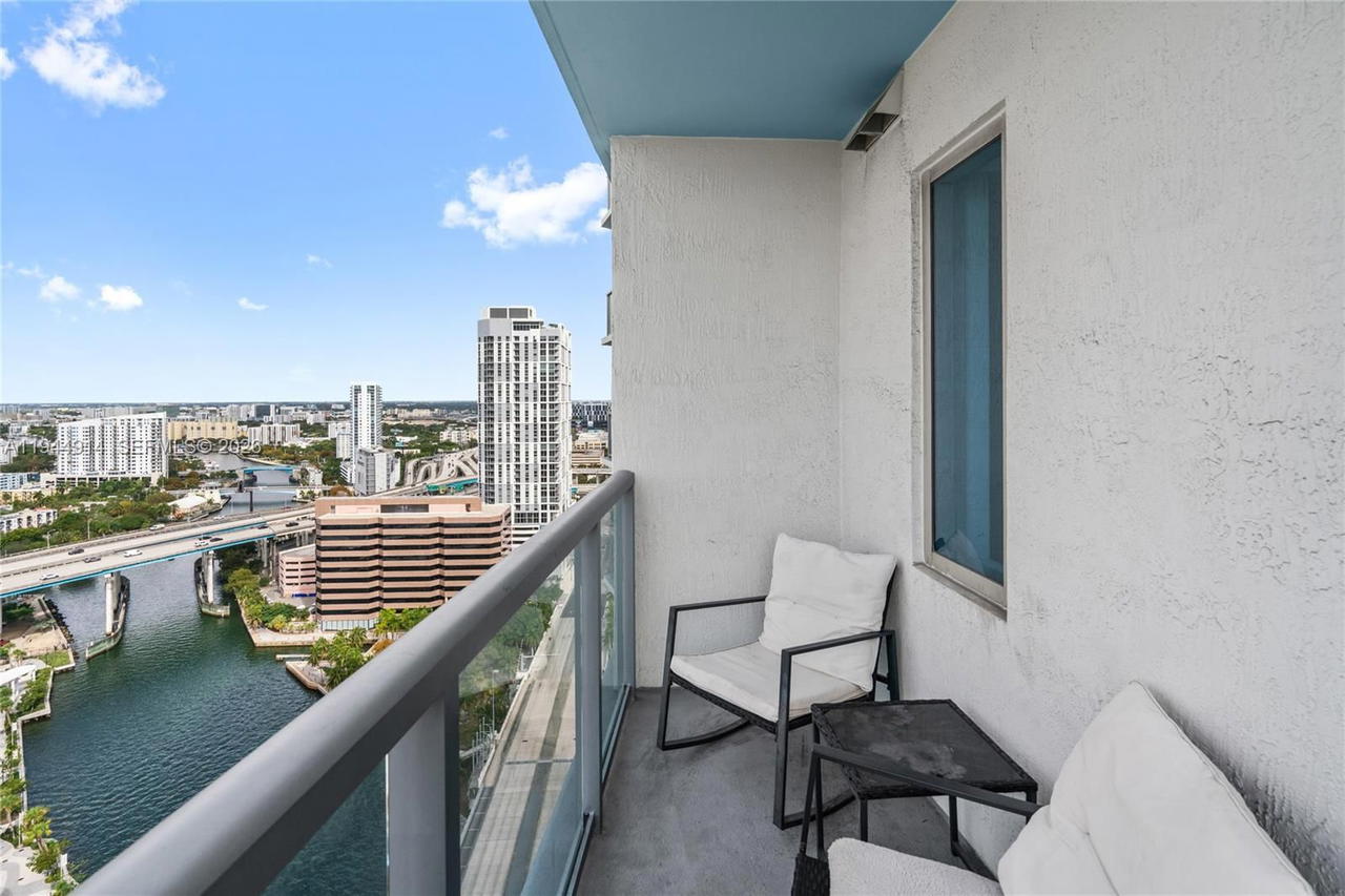 Real estate property located at 185 7th St #2702, Miami-dade, Latitude On The River Con, Miami, FL