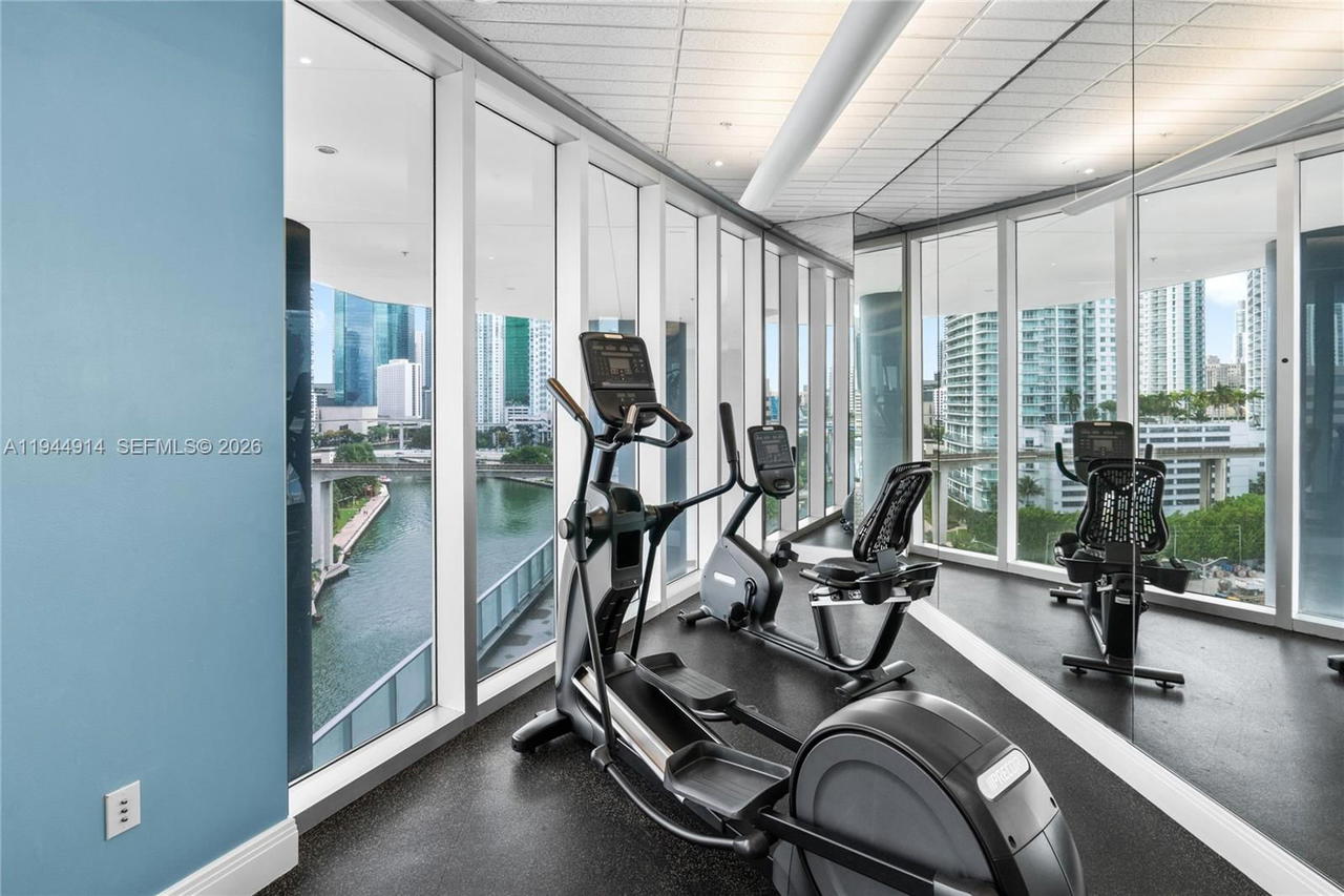 Real estate property located at 185 7th St #2702, Miami-dade, Latitude On The River Con, Miami, FL