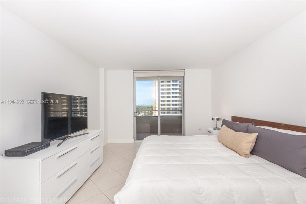 Real estate property located at 5555 Collins Ave #9U, Miami-dade, Oceanside Plaza Condo, Miami Beach, FL