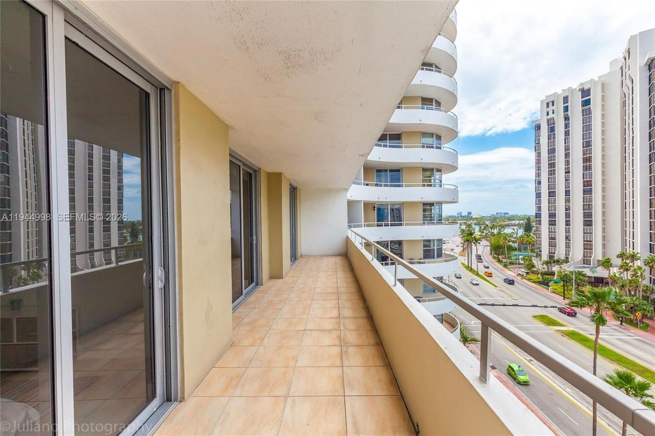Real estate property located at 5555 Collins Ave #9U, Miami-dade, Oceanside Plaza Condo, Miami Beach, FL