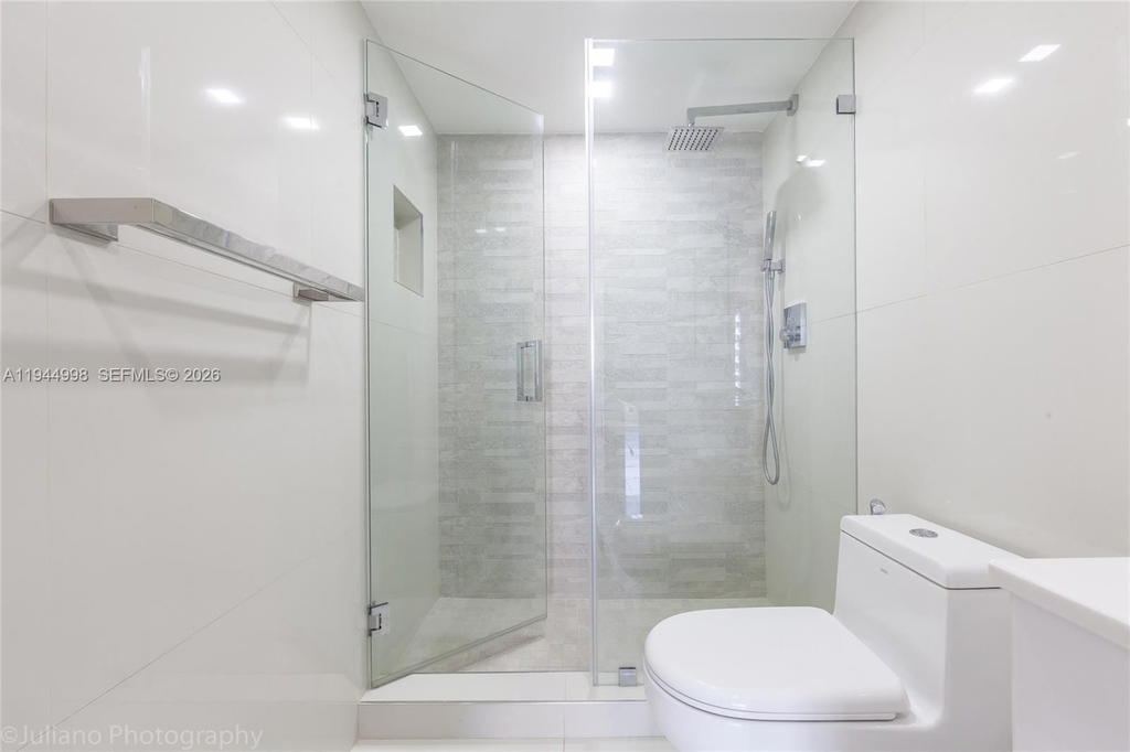 Real estate property located at 5555 Collins Ave #9U, Miami-dade, Oceanside Plaza Condo, Miami Beach, FL