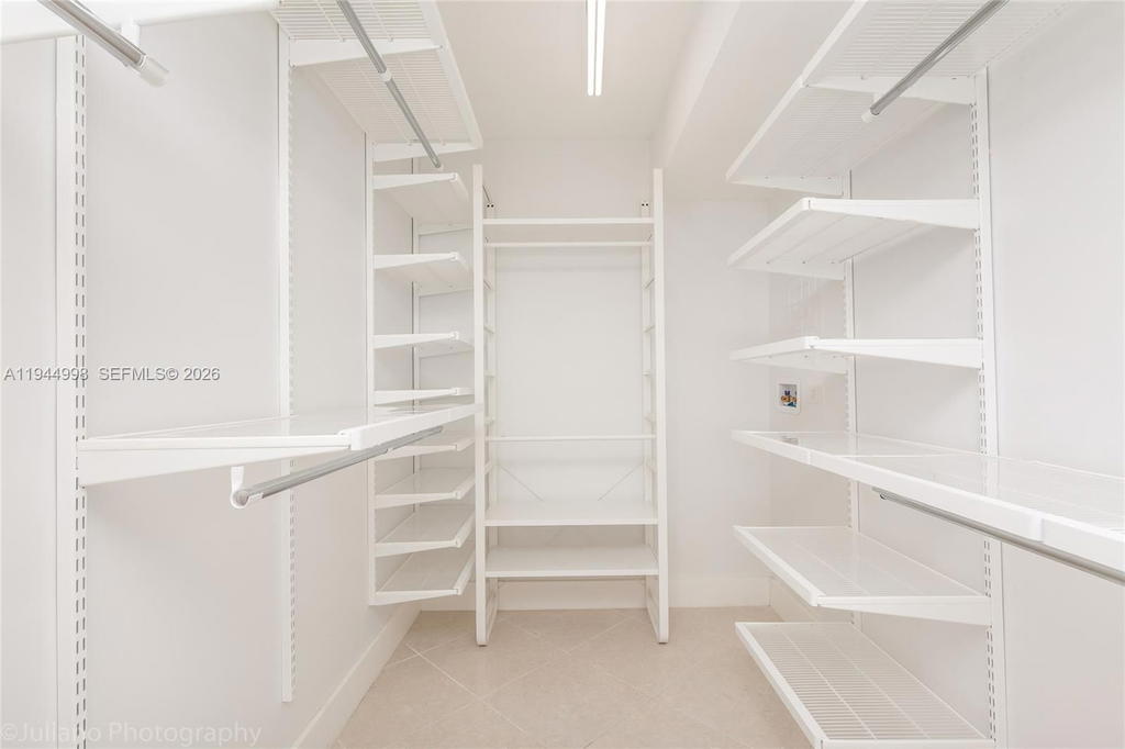 Real estate property located at 5555 Collins Ave #9U, Miami-dade, Oceanside Plaza Condo, Miami Beach, FL