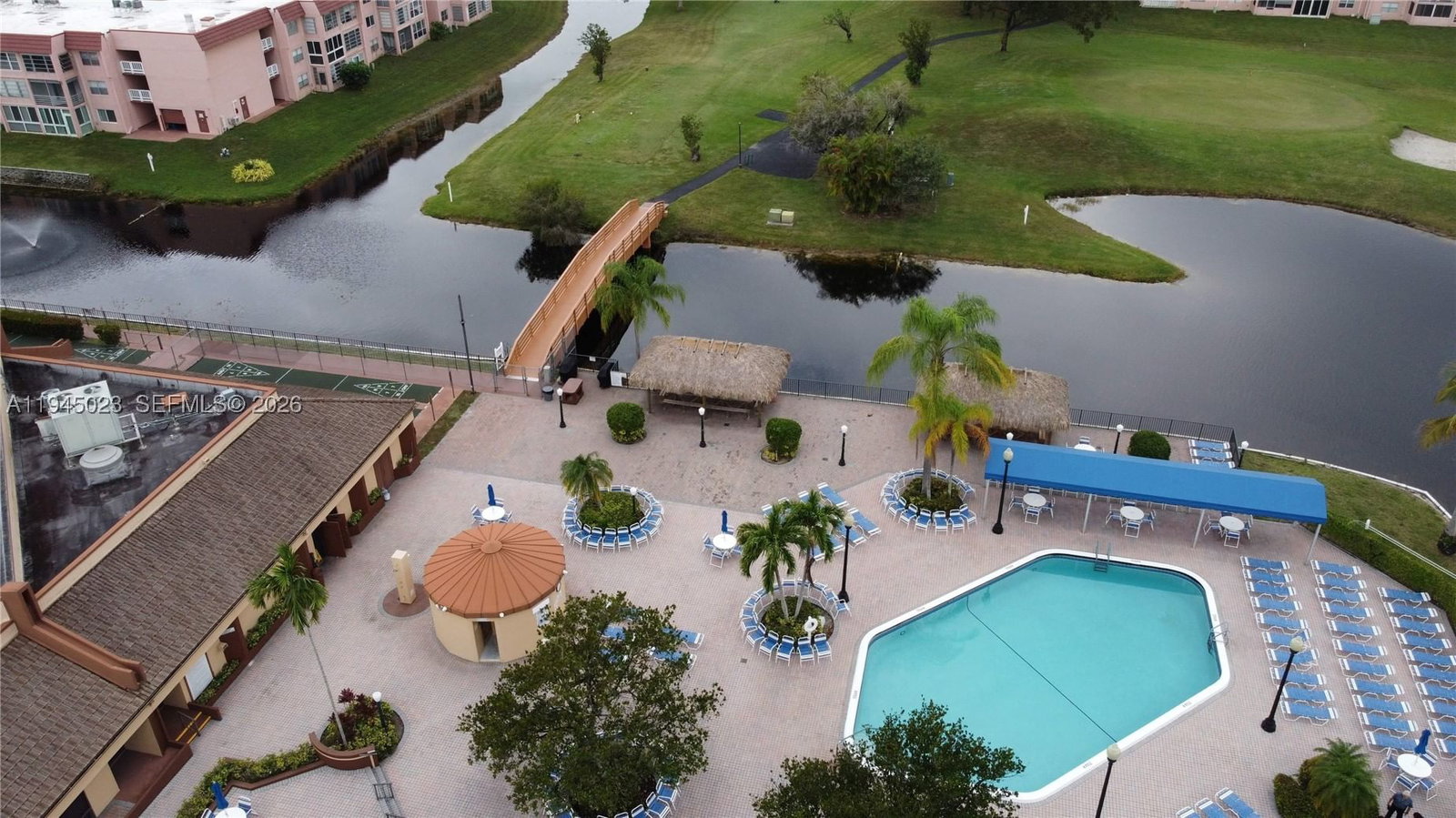 Real estate property located at 9861 Sunrise Lakes Blvd #310, Broward, Sunrise Lakes 142 Condo, Sunrise, FL