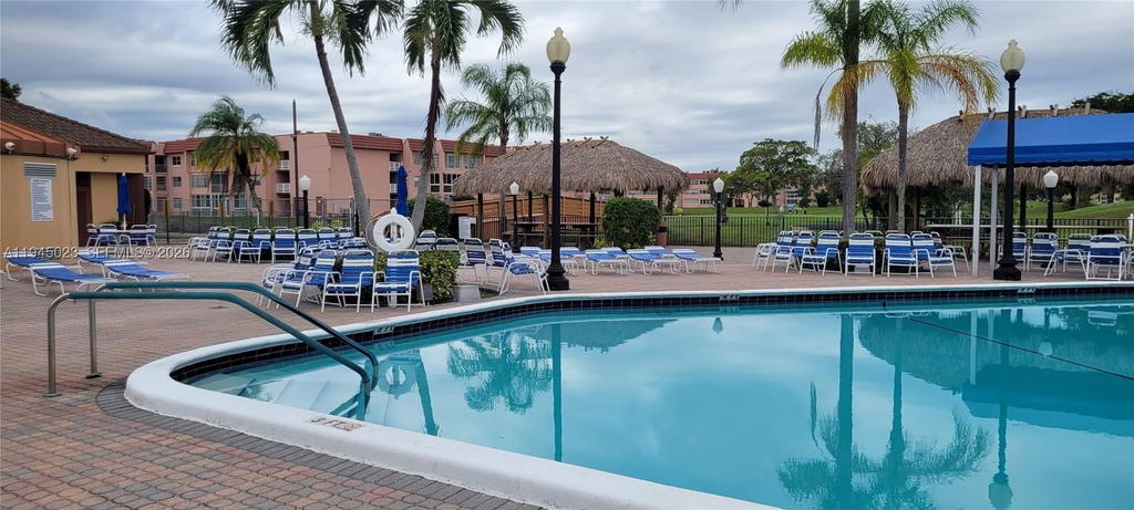 Real estate property located at 9861 Sunrise Lakes Blvd #310, Broward, Sunrise Lakes 142 Condo, Sunrise, FL