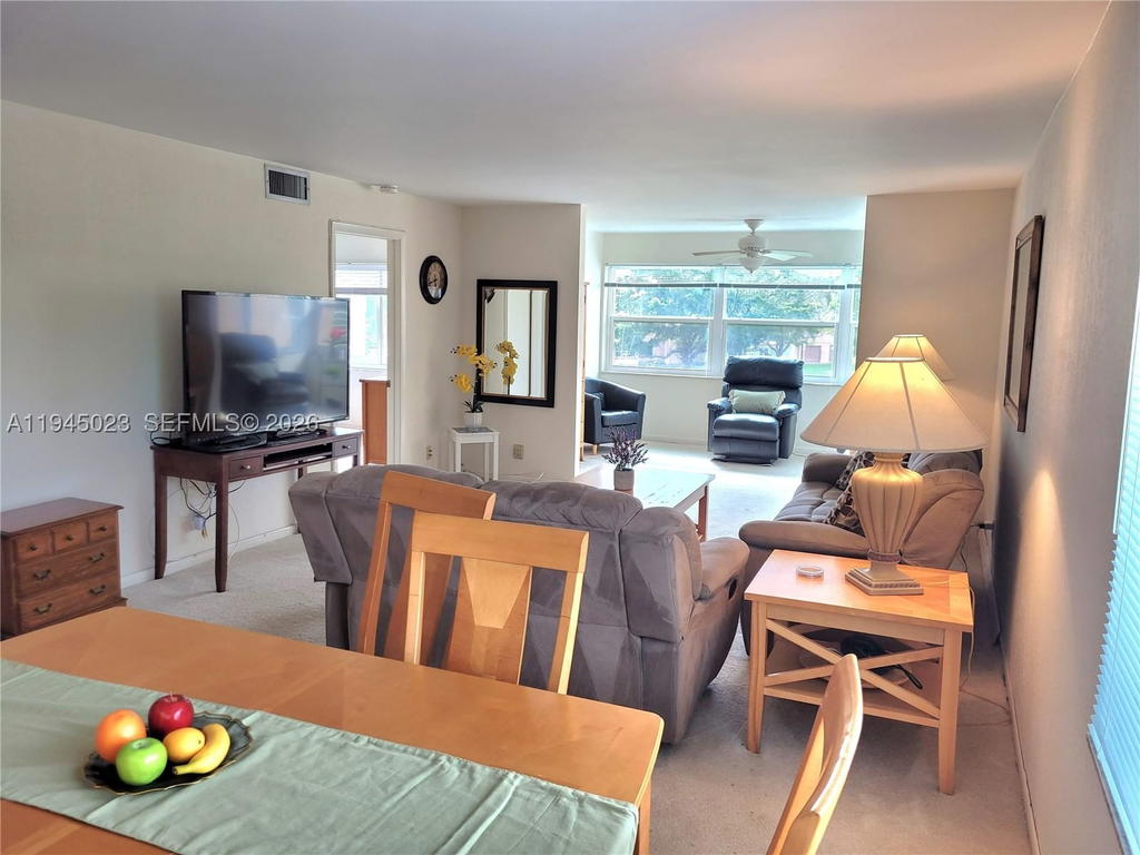 Real estate property located at 9861 Sunrise Lakes Blvd #310, Broward, Sunrise Lakes 142 Condo, Sunrise, FL