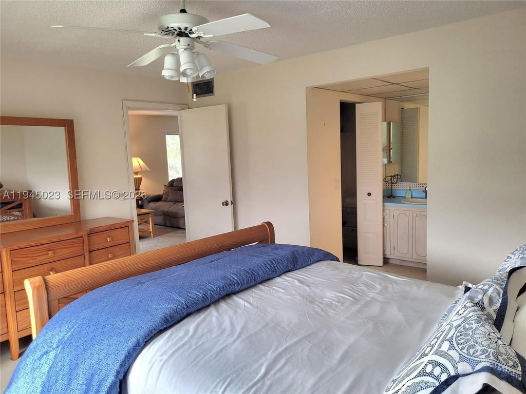Real estate property located at 9861 Sunrise Lakes Blvd #310, Broward, Sunrise Lakes 142 Condo, Sunrise, FL