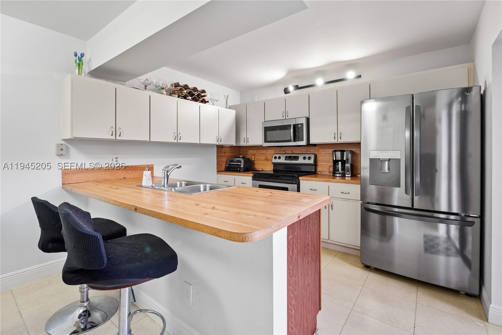 Real estate property located at 11920 9th Mnr, Broward, Lake Pine Village, Davie, FL