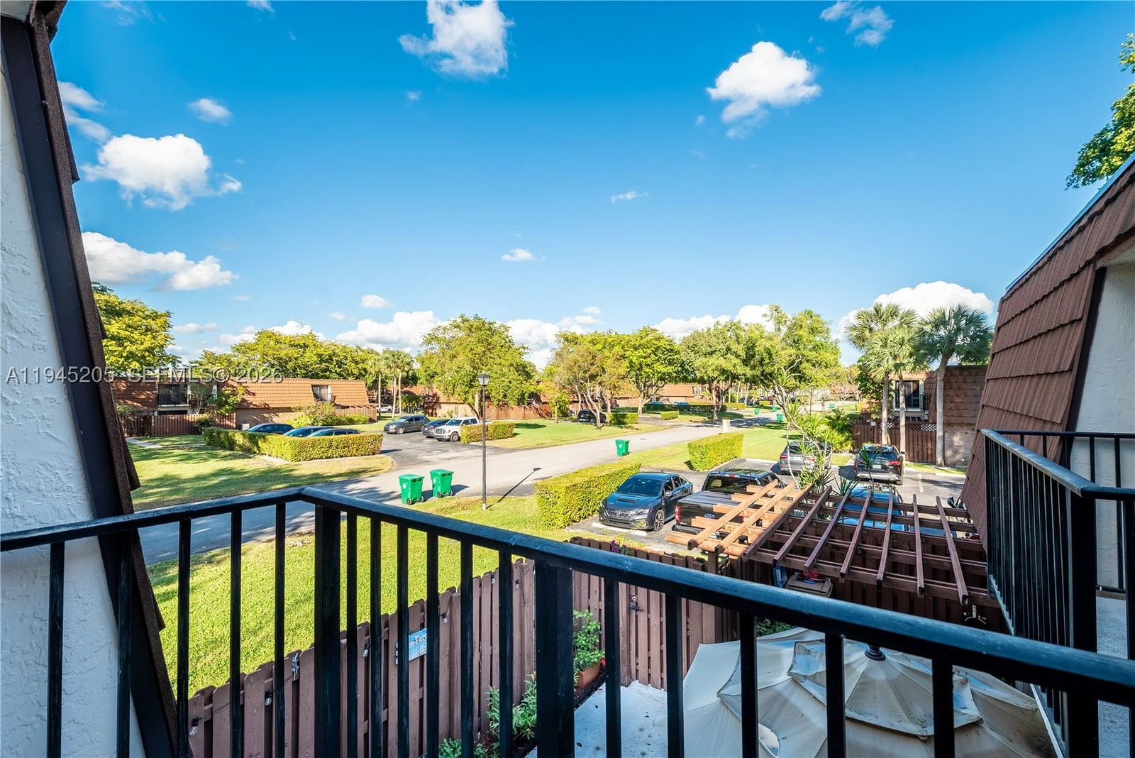 Real estate property located at 11920 9th Mnr, Broward, Lake Pine Village, Davie, FL