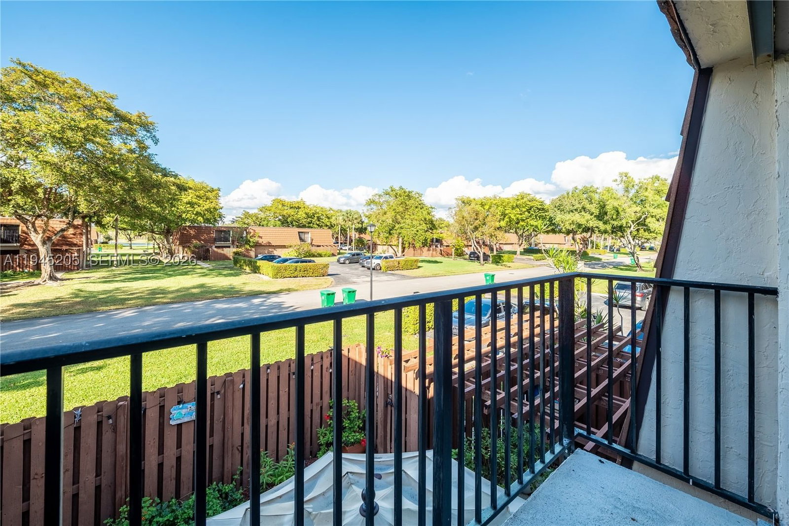 Real estate property located at 11920 9th Mnr, Broward, Lake Pine Village, Davie, FL