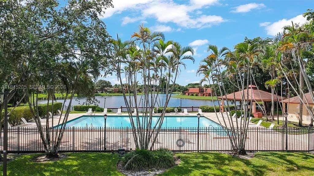 Real estate property located at 11920 9th Mnr, Broward, Lake Pine Village, Davie, FL