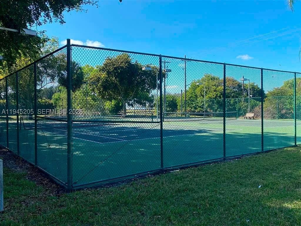 Real estate property located at 11920 9th Mnr, Broward, Lake Pine Village, Davie, FL