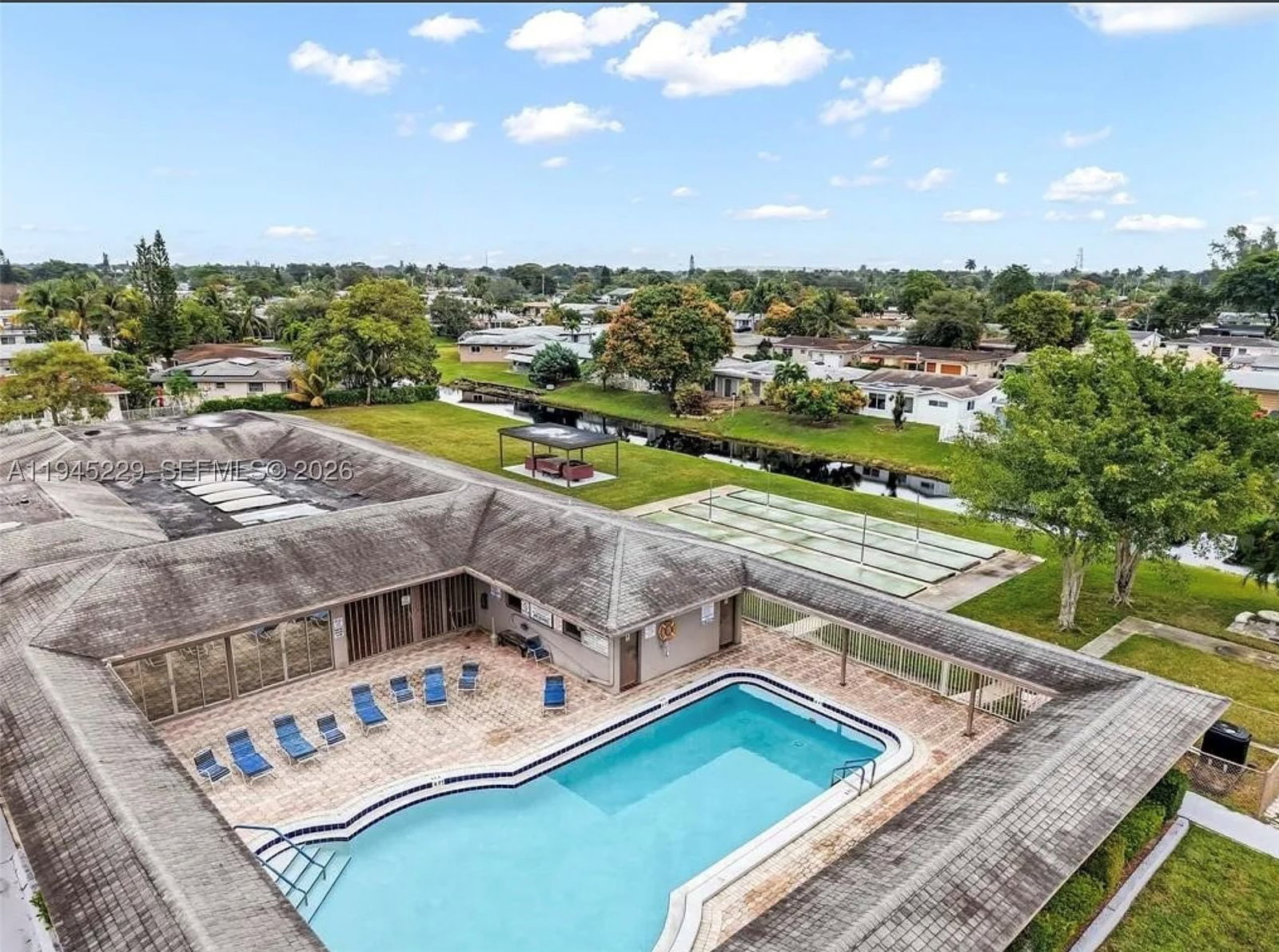 Real estate property located at 6855 9th St, Broward, Paradise Gardens, Margate, FL