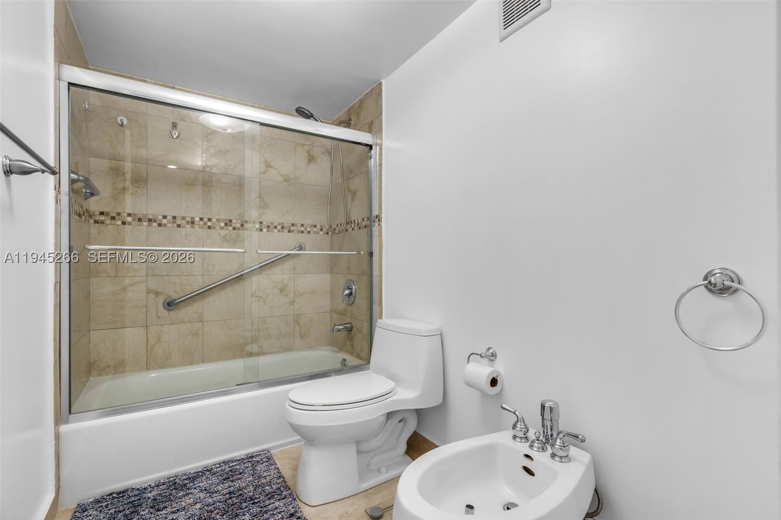 Real estate property located at 1450 Brickell Bay Dr #615, Miami-dade, Costa Bella Condo, Miami, FL
